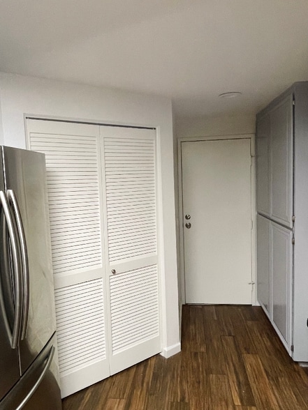 Building Photo - 13803 Pinkard Way