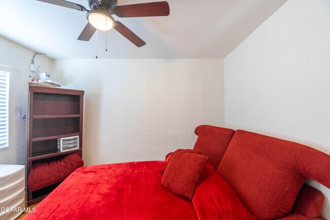 Building Photo - 4505 Pershing Dr
