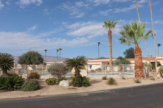 Building Photo - 80100 Palm Cir Dr