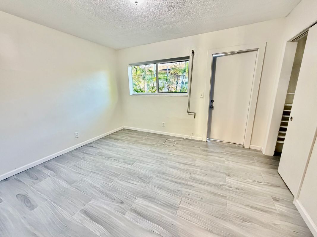 Building Photo - 1821 N 17th Ct