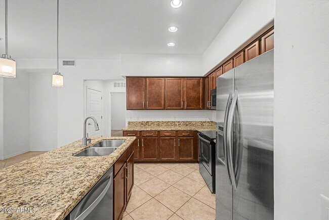 Building Photo - 5550 N 16th St