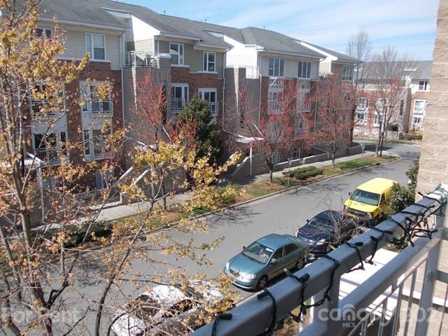 Building Photo - 641 Raphael Place