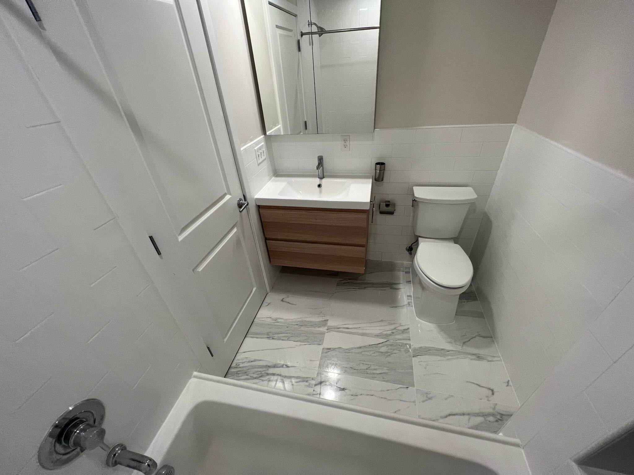 Building Photo - 35 Woodside Pl
