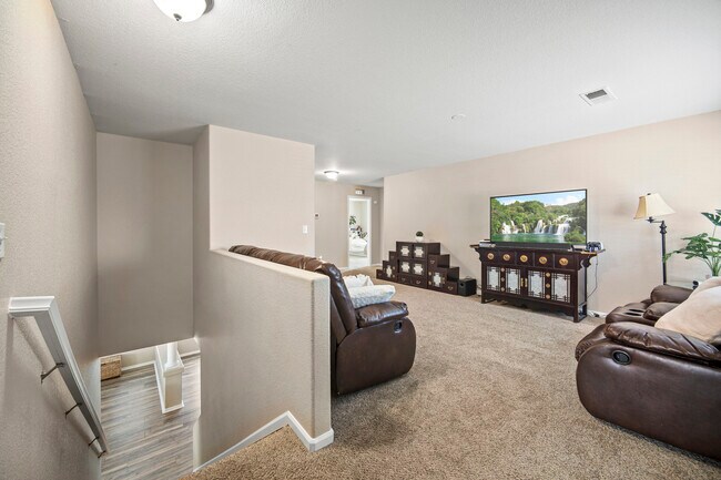 Building Photo - 7860 Lantern Ln