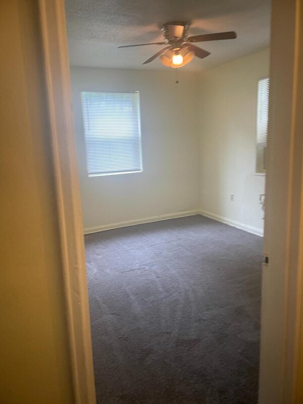 Building Photo - 6006 Clay St NE