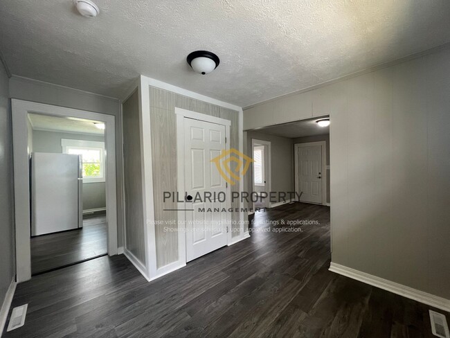 Building Photo - Cozy Anderson 2 Bedroom/1 Bathroom Cottage...