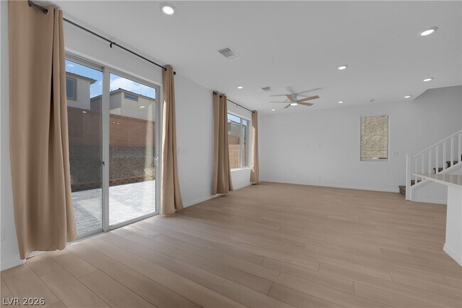 Building Photo - 10263 Estancia Hl St