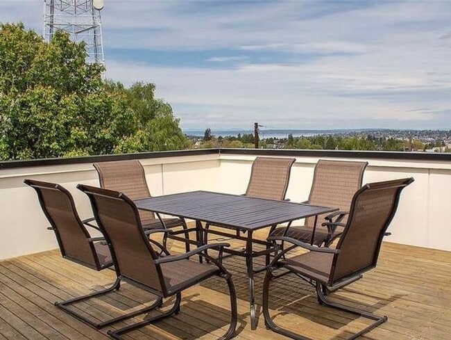 Building Photo - 4bd/4ba Townhouse in Queen Anne