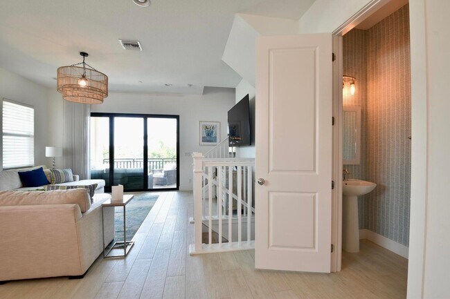 Building Photo - 12925 Alton Rd