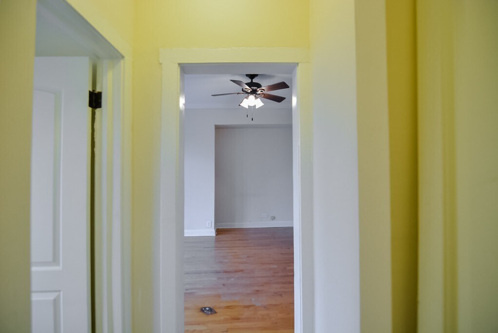 Building Photo - 4617 N Paulina St