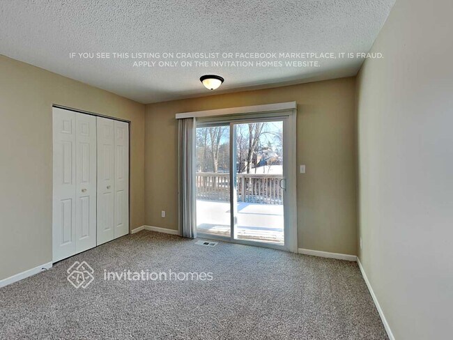Building Photo - 1571 Racine Ave S
