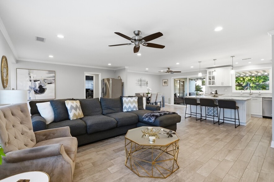 Building Photo - 19833 Blythe St