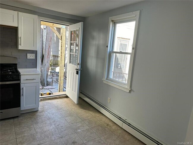 Building Photo - 47 John St