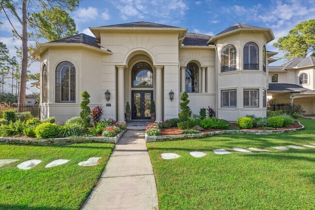 Building Photo - 600 Royal Oaks Dr