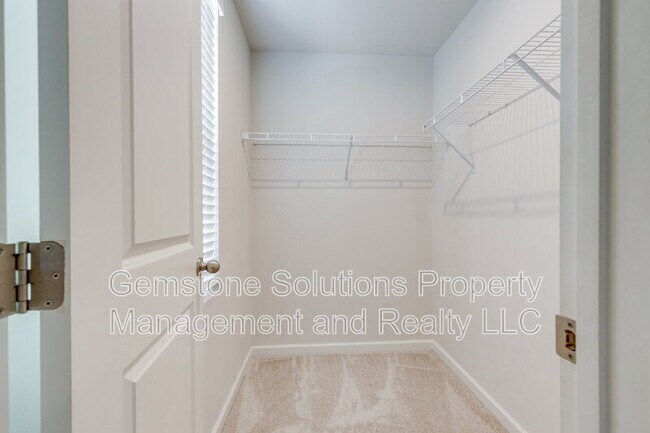 Building Photo - 2057 Westchester Dr