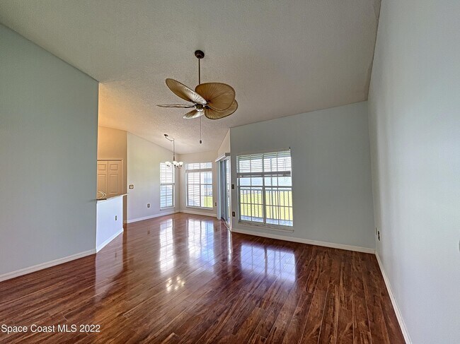 Building Photo - 7040 US-1