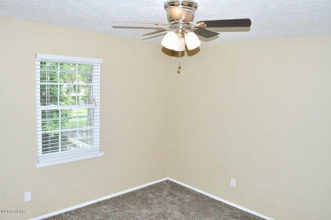 Building Photo - 2516 Johnson Dr