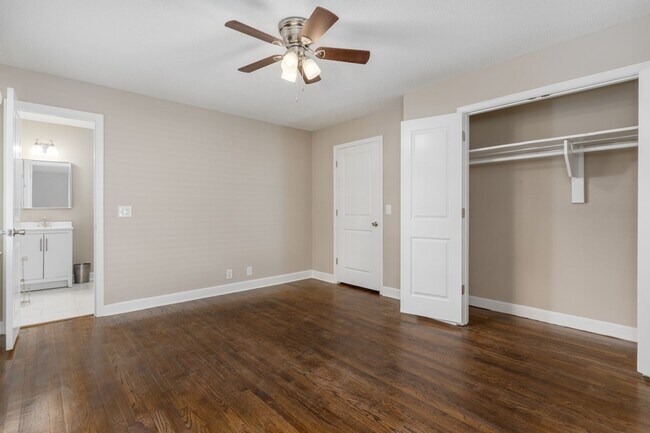 Building Photo - Renovated 3-Bed, 2-Bath Brick Home – Spaci...