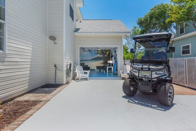 Building Photo - 4465 Clipper Cove