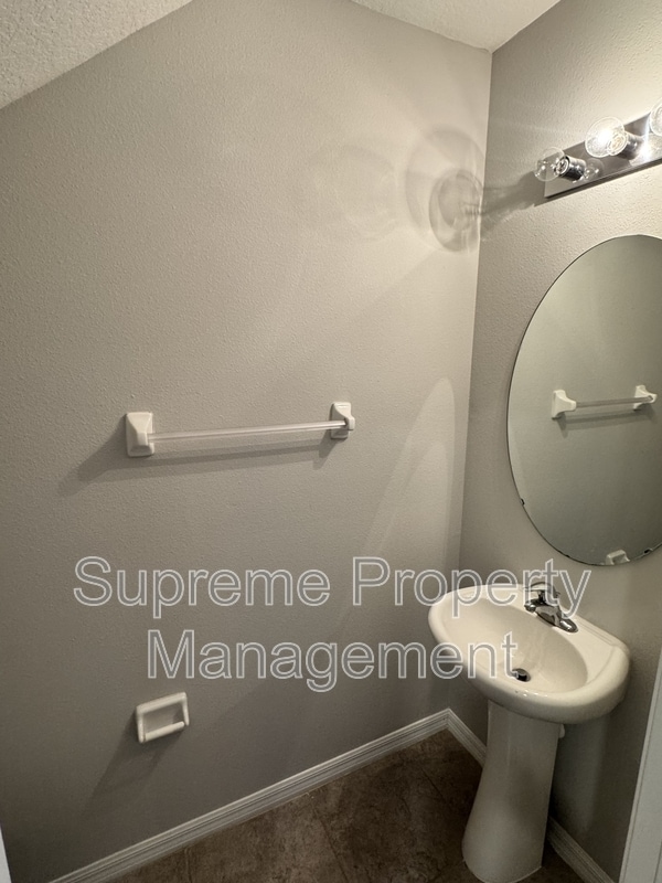 Building Photo - 12716 Lemon Pepper Dr