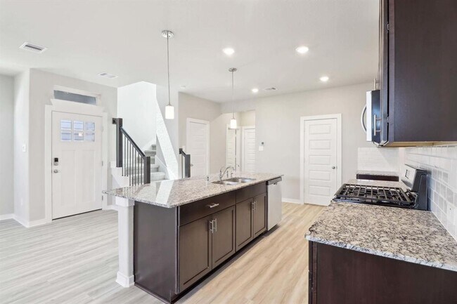 Building Photo - 2183 Beachcomber Dr