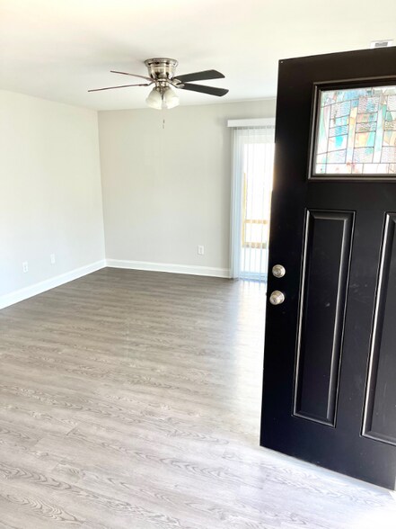 Building Photo - 710 Irene Ave