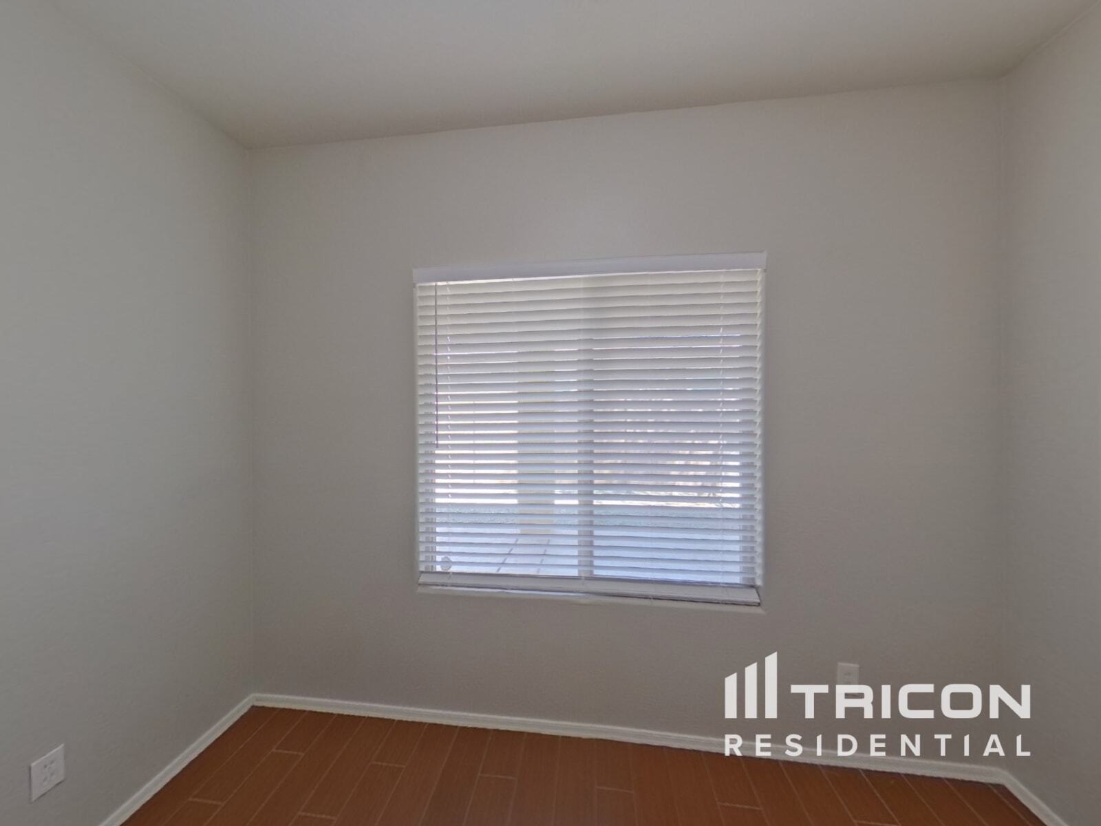 Building Photo - 5024 S 99th Dr