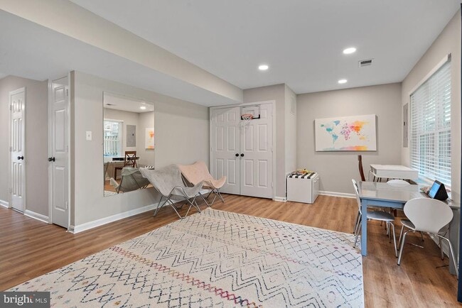 Building Photo - 6637 Kelsey Point Cir