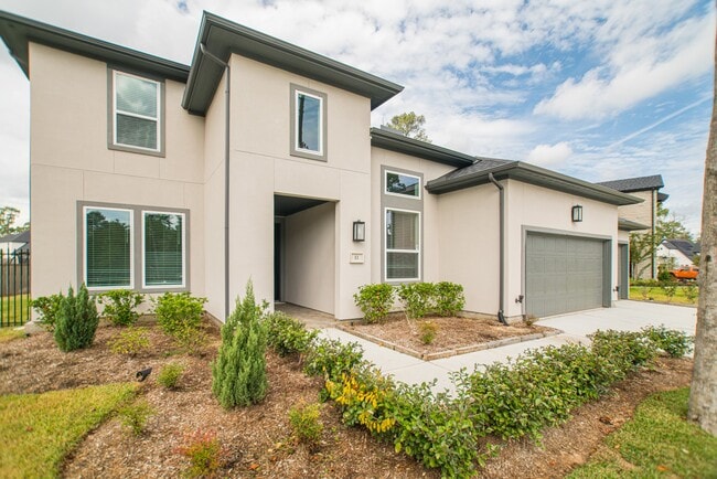 Building Photo - 11 Mariposa Wds Dr