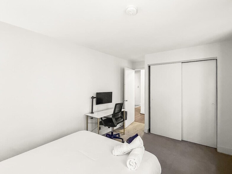 Building Photo - 111-23 N 15th St