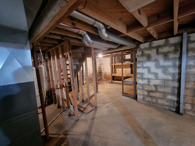 Building Photo - Nice, big, and updated 2BR rancher with full basement, parking off street and carport!