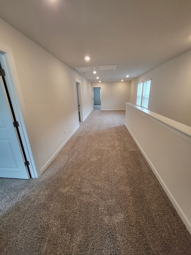 Building Photo - 465 Cranford Dr