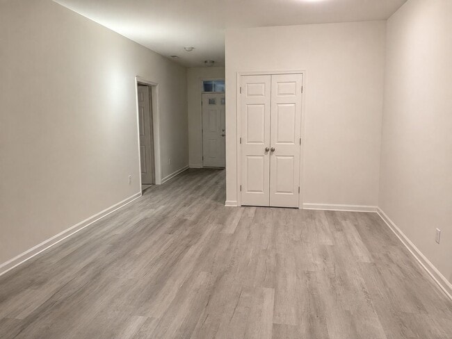 Building Photo - 34673 Villa Cir