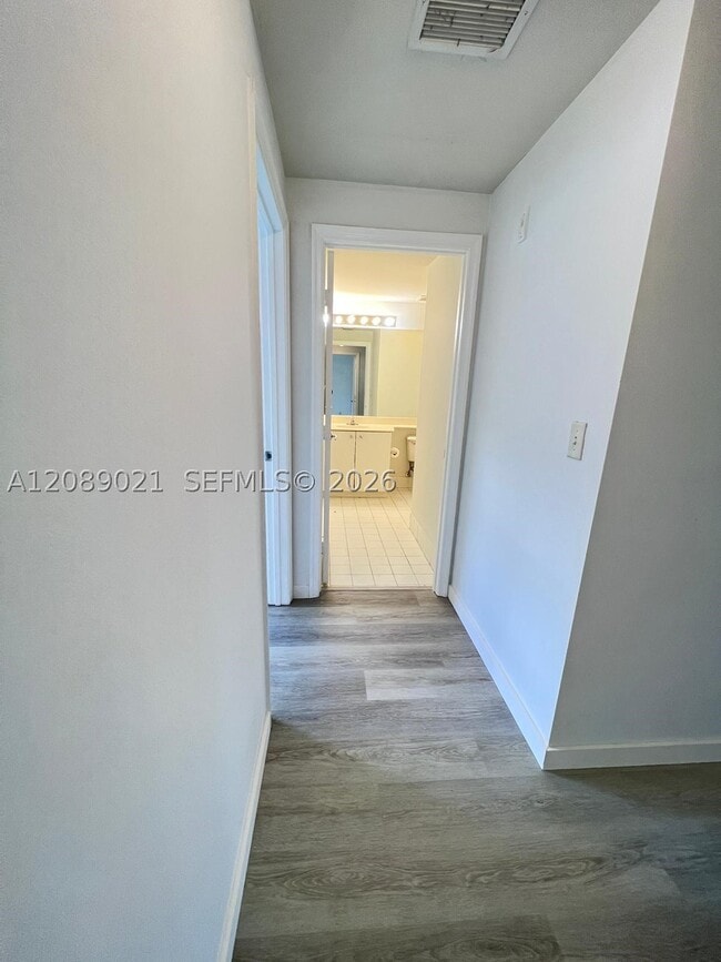 Building Photo - 5980 W Sample Rd