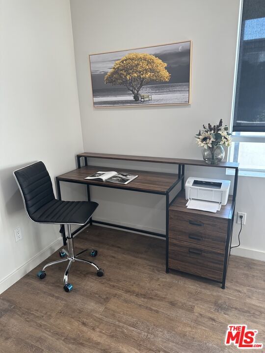 Building Photo - 124 S Croft Ave