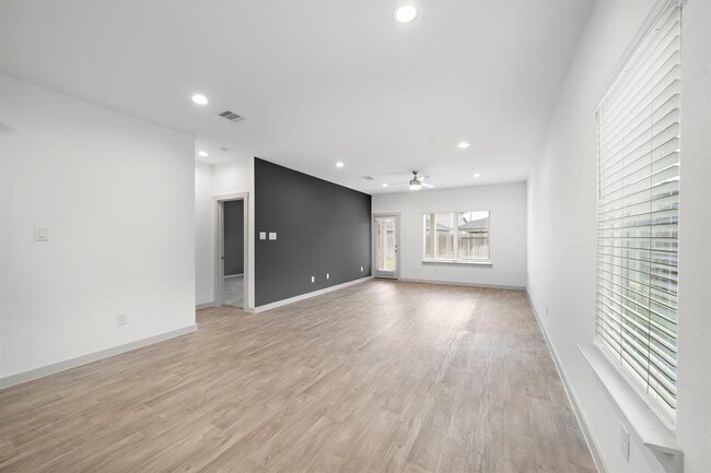 Building Photo - 12511 Abbey House Ct