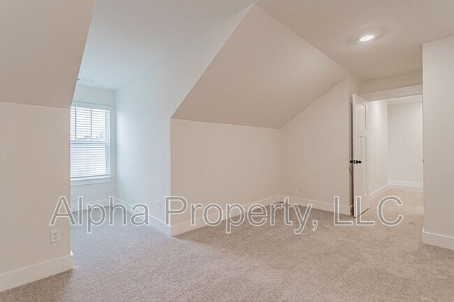 Building Photo - 1554 Shallons Ct