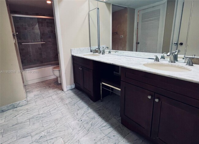 Building Photo - 1111 Crandon Blvd