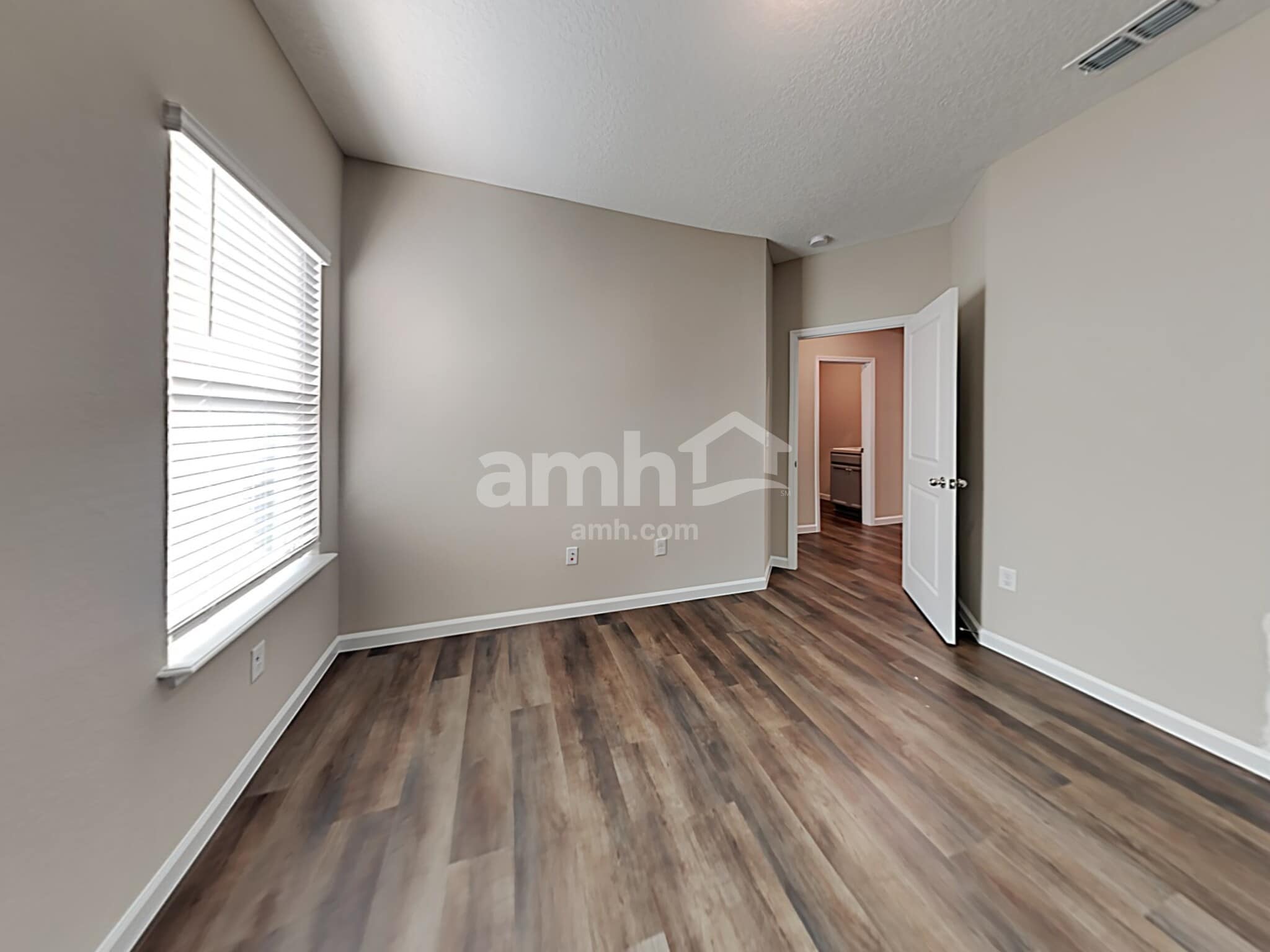 Building Photo - 163 Spruce Point