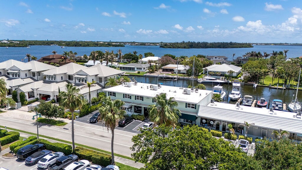 Building Photo - 23 Royal Palm Pt