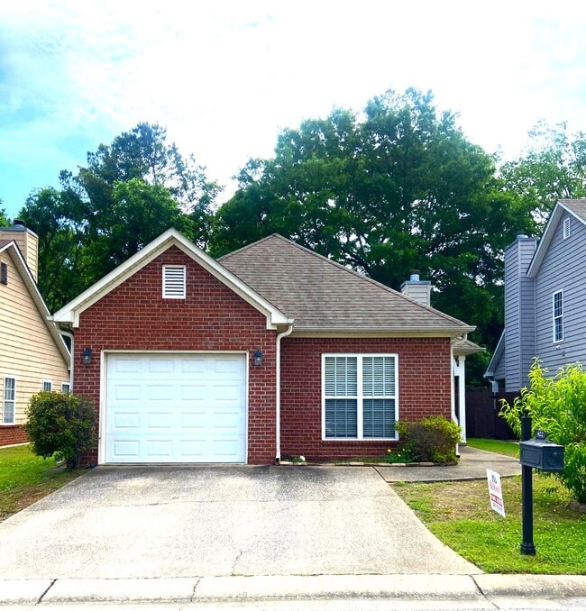 Building Photo - 422 Holland Lakes Dr N