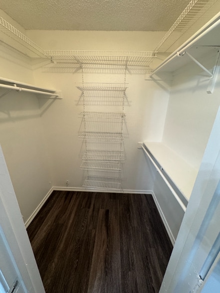 Building Photo - 7504 Bear Lake Dr