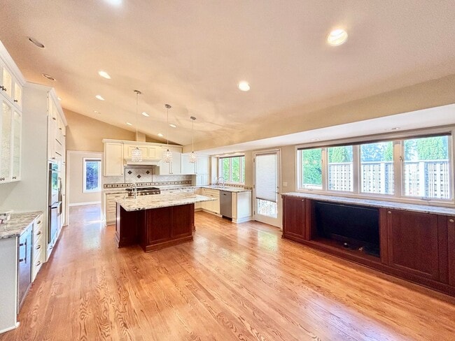 Building Photo - Great Home For Rent