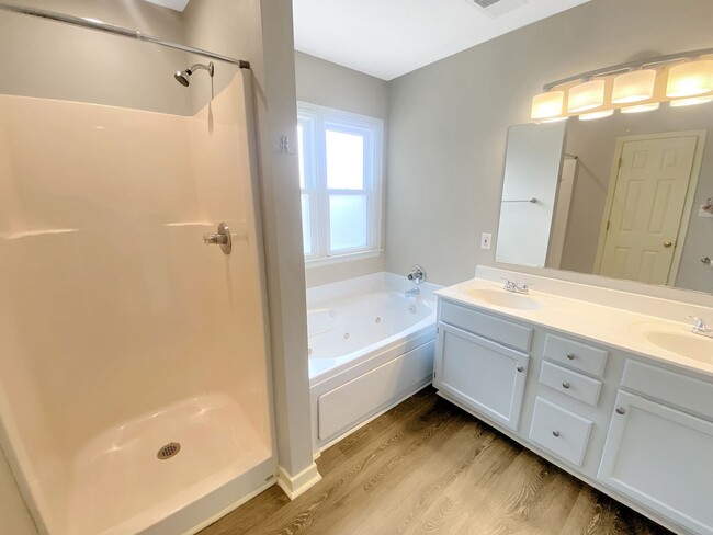 Building Photo - Spacious 4 Bedroom Home in Pebble Creek!