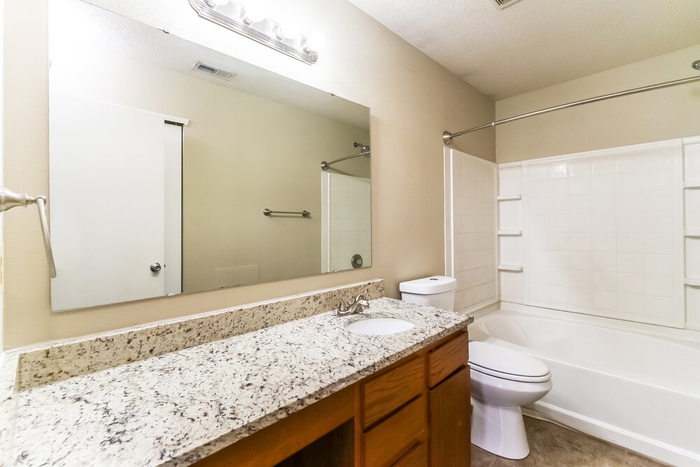 Building Photo - 2832 Ludwig Dr