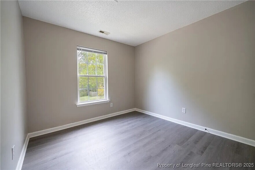 Building Photo - Room in House on Feldspar Way