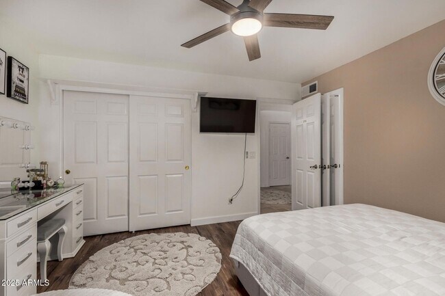 Building Photo - 5956 E Phelps Rd