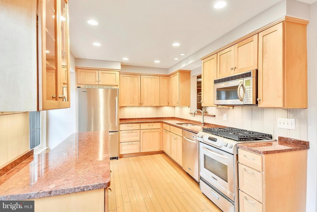 kitchen - 1107 Fairview Ct