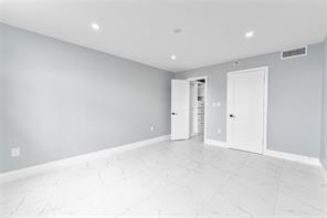 Building Photo - 2874 NE 183rd Ln