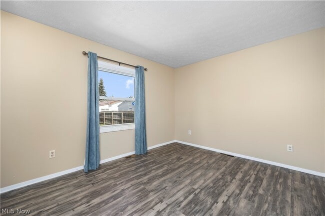 Building Photo - 17050 Sheldon Rd